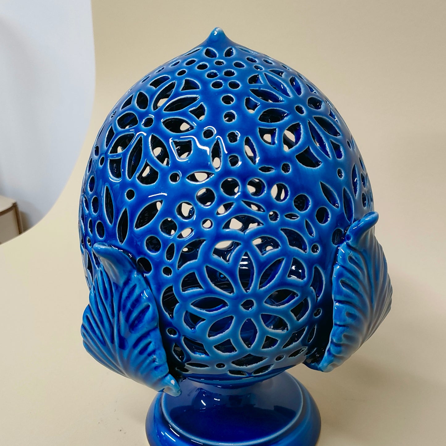 Pumo Lampada con Quattro Foglie Blu Oltremare 25cm