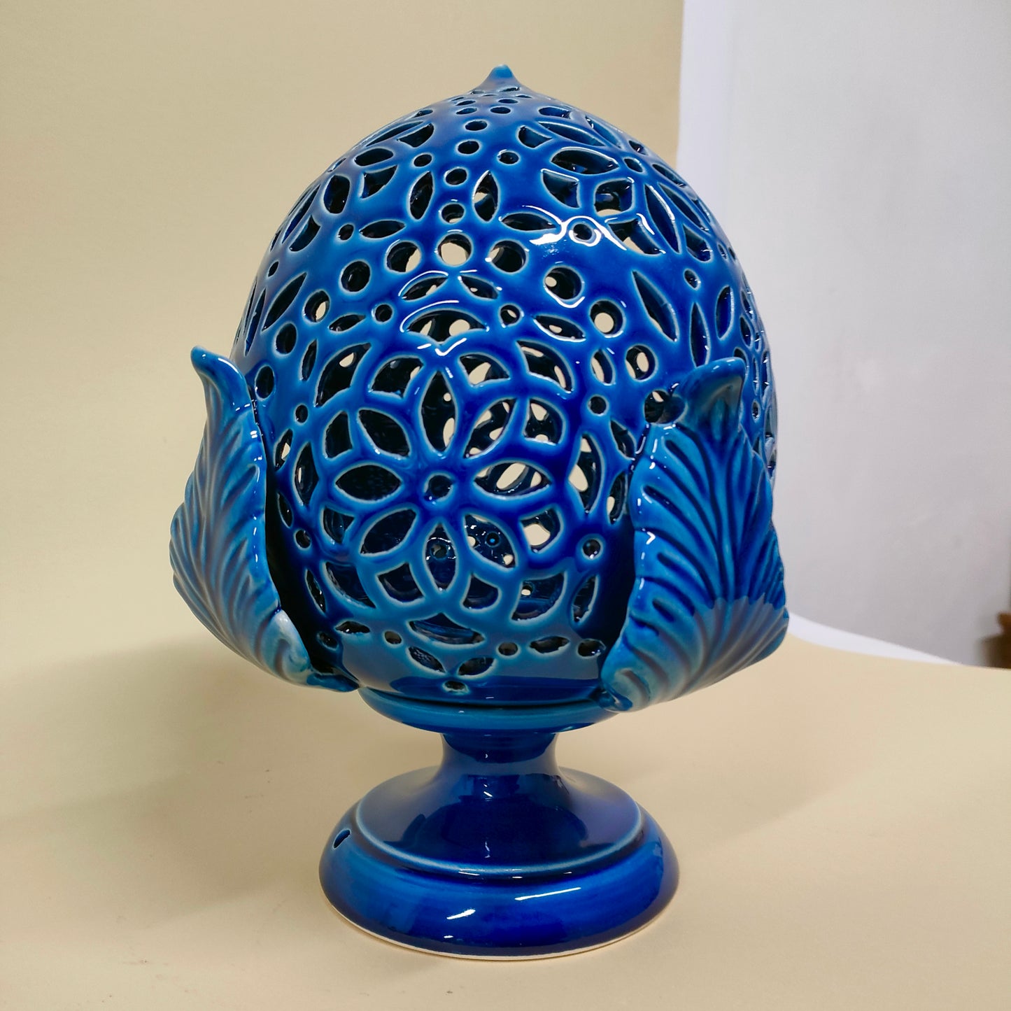 Pumo Lampada con Quattro Foglie Blu Oltremare 25cm